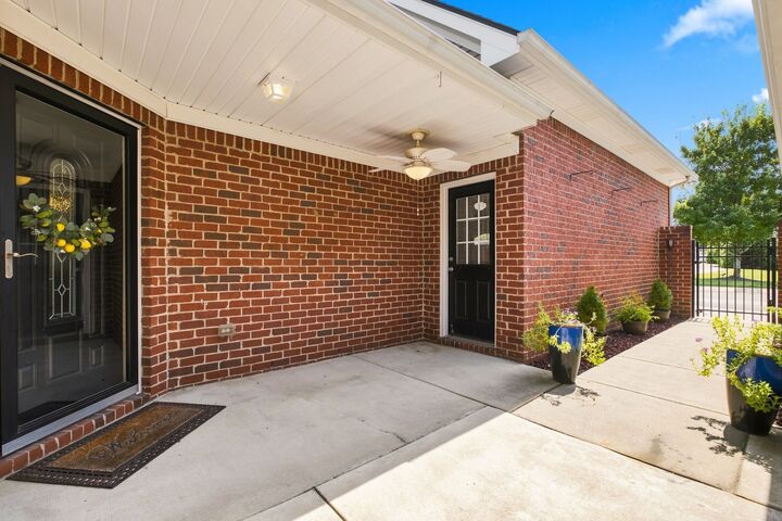 Property Photo:  395 Devon Chase Hl 4604  TN 37066 