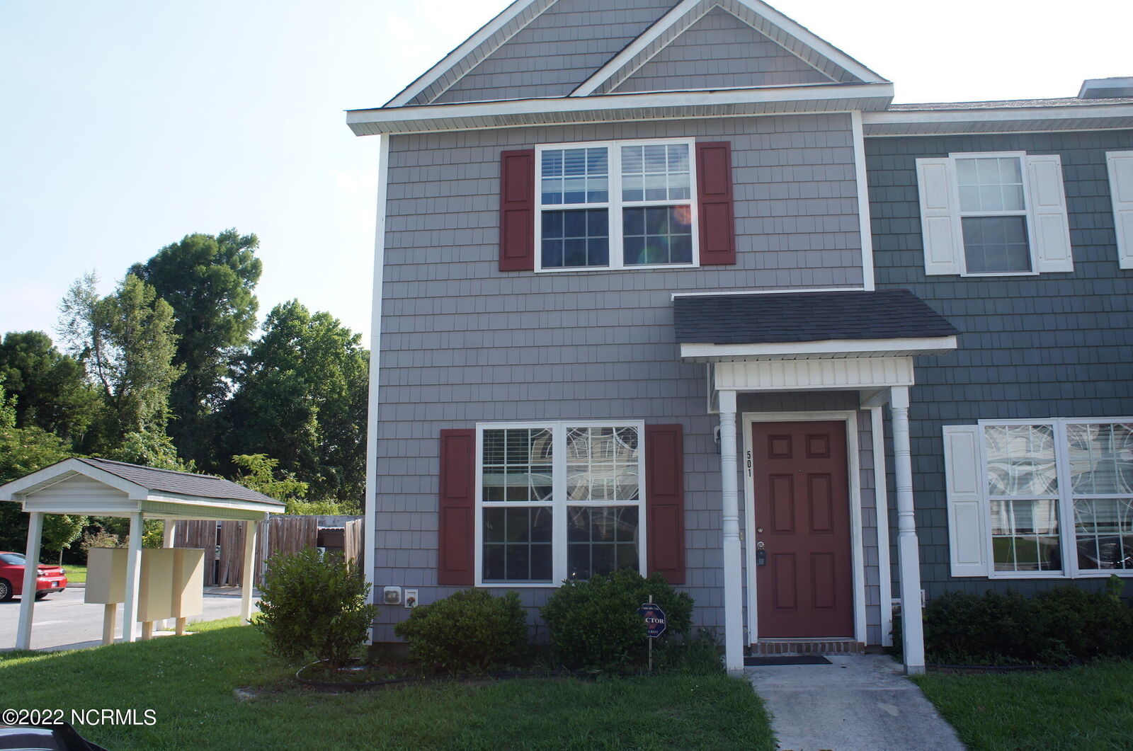 Property Photo: 27 E Doris Avenue E Apt 501 NC 28540