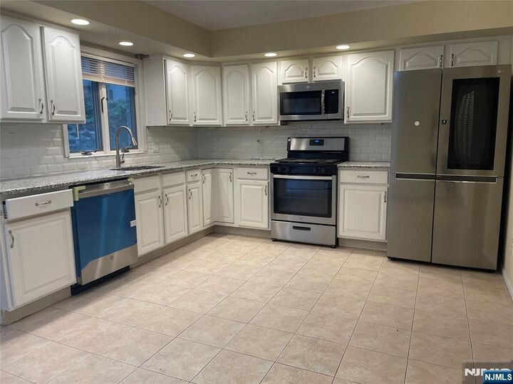 Property Photo:  510 Roff Avenue B  NJ 07650 