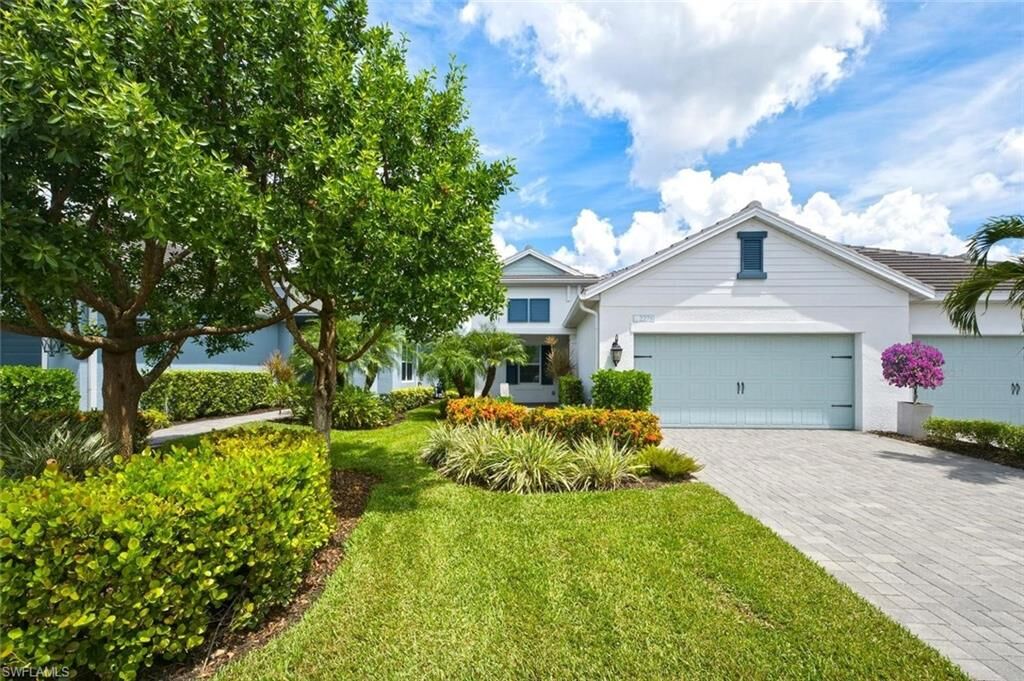 Property Photo: 2278 Marquesa Cir FL 34112