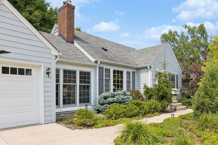 Property Photo: 2724 Ottawa Avenue S MN 55416