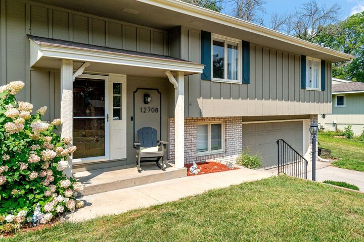 Property Photo: 12708 Parkwood Drive MN 55337