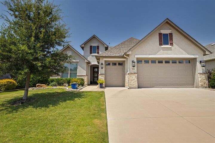 Property Photo: 9604 Greenstone Way TX 76207
