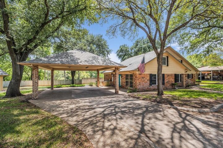 Property Photo: 5206 Chaparral Drive TX 76710