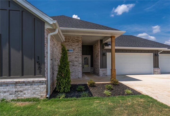 Property Photo:  157 N Panther Avenue  AR 72730 