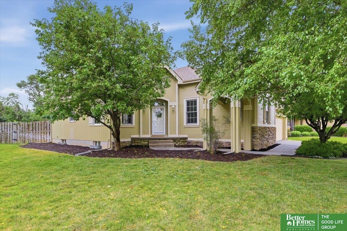Property Photo:  9816 S 28th Avenue Circle  NE 68123 