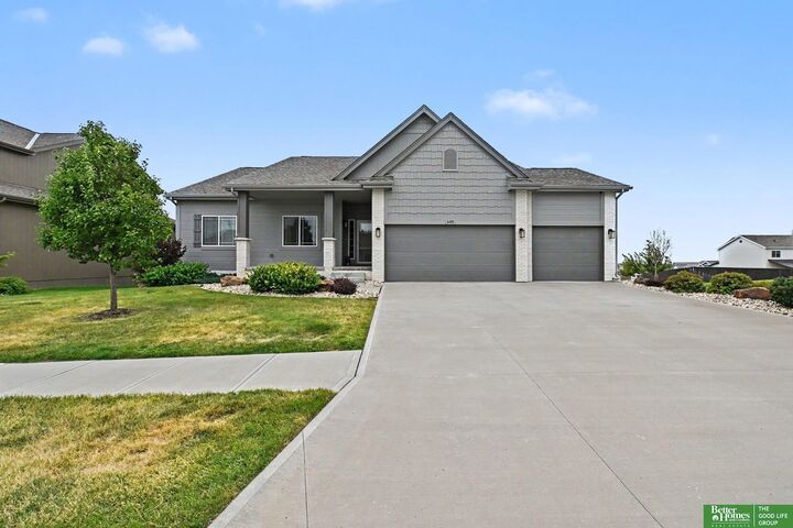 Property Photo: 6420 N 168th Avenue NE 68116