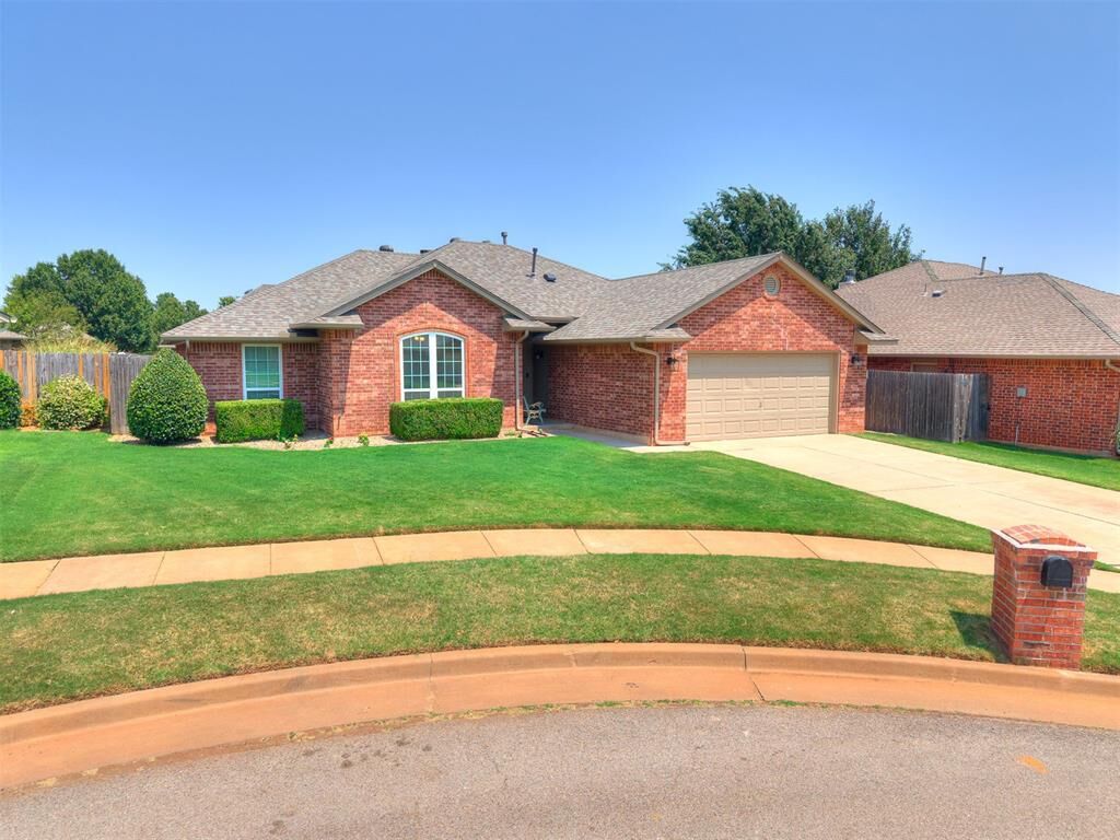 Property Photo:  409 NW 141st Circle  OK 73013 