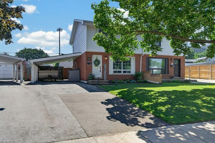 Property Photo:  60 Elford Crescent  ON L8K 5K9 