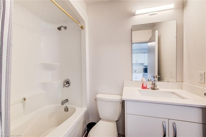 Property Photo: 269 Sunview Street 606 ON N2L 3V8