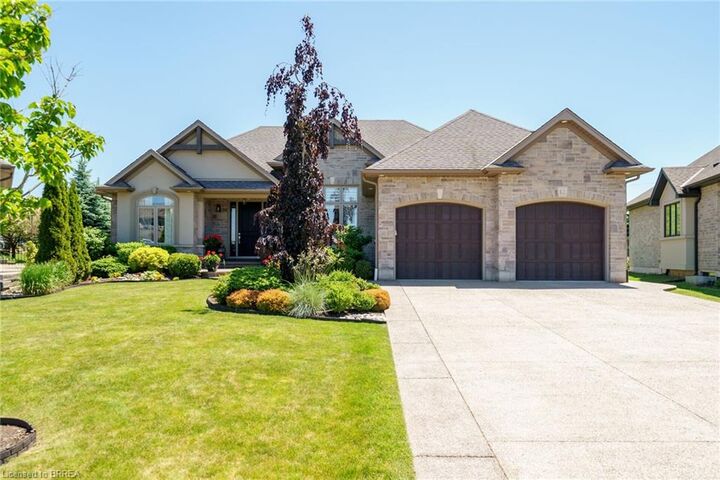 Property Photo: 12 Ellington Place ON N3T 5L7