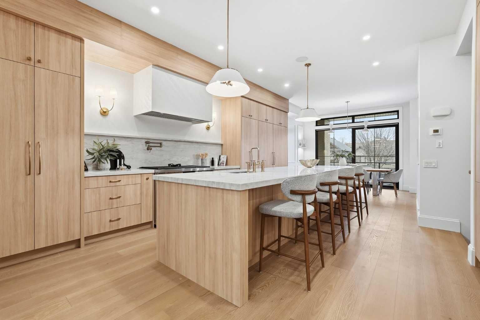 Property Photo: 2009 28 Avenue SW AB T2T 1K4