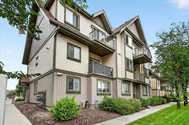 Property Photo: 121 Copperpond Common SE 1016 AB T2Z 5B6