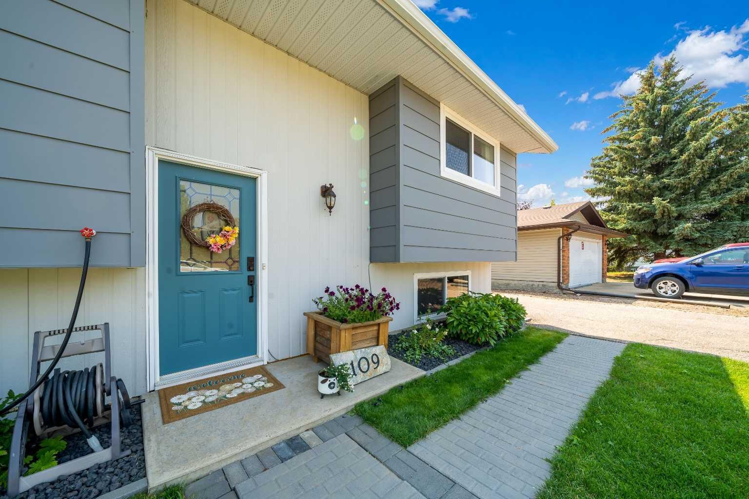 Property Photo: 109 Centennial Park Crescent E AB T0K 0G0