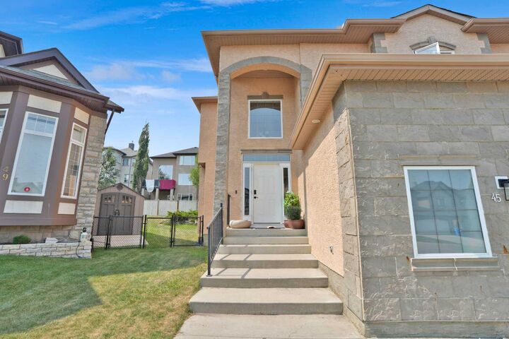 Property Photo: 45 Sherwood View NW AB T3P 1P1