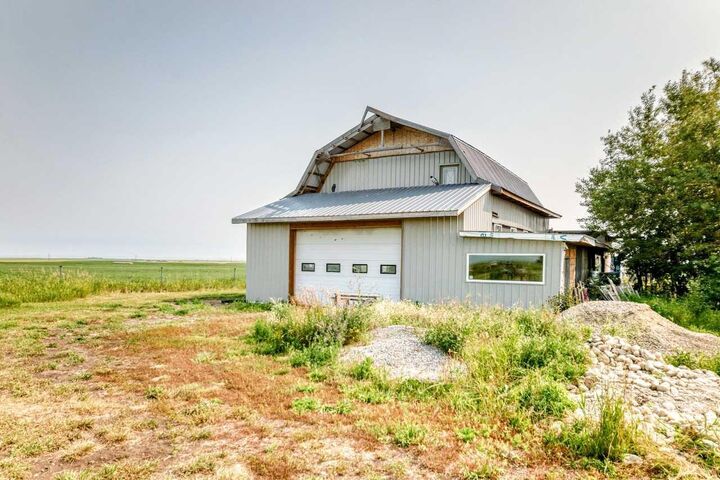 Property Photo: 320016 402 Avenue E AB T0L 0J0