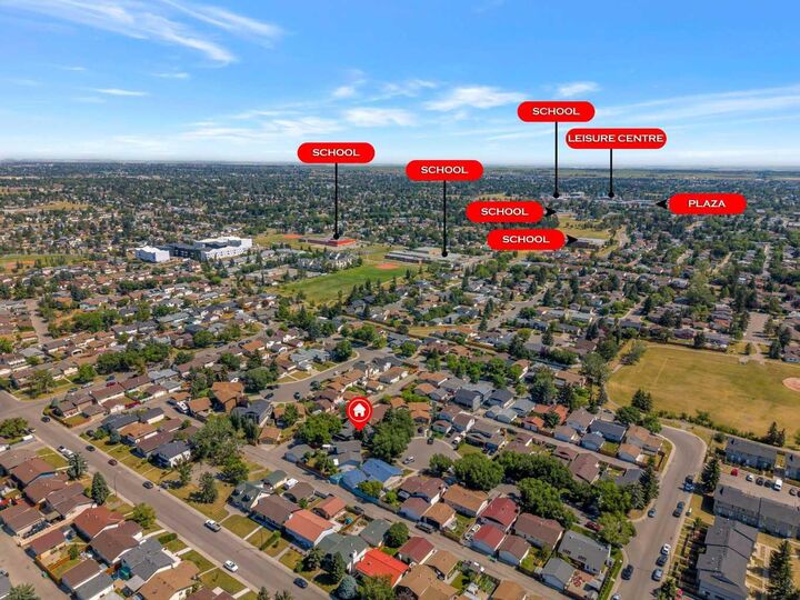 Property Photo: 35 Rundlemere Place NE AB T1Y 3K4
