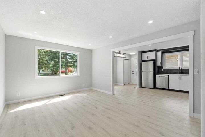 Property Photo: 6420 26 Avenue NE AB T1Y 3V1