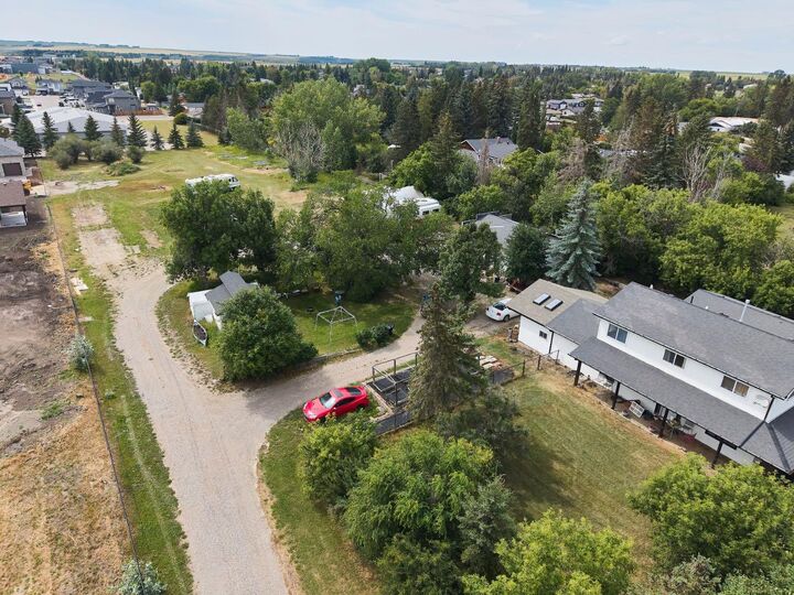 Property Photo: 693 10 Avenue AB T0M 0N0