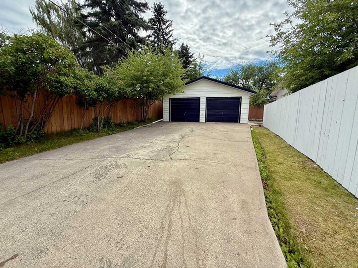 Property Photo: 117 Dorin Drive AB T7V 1B8