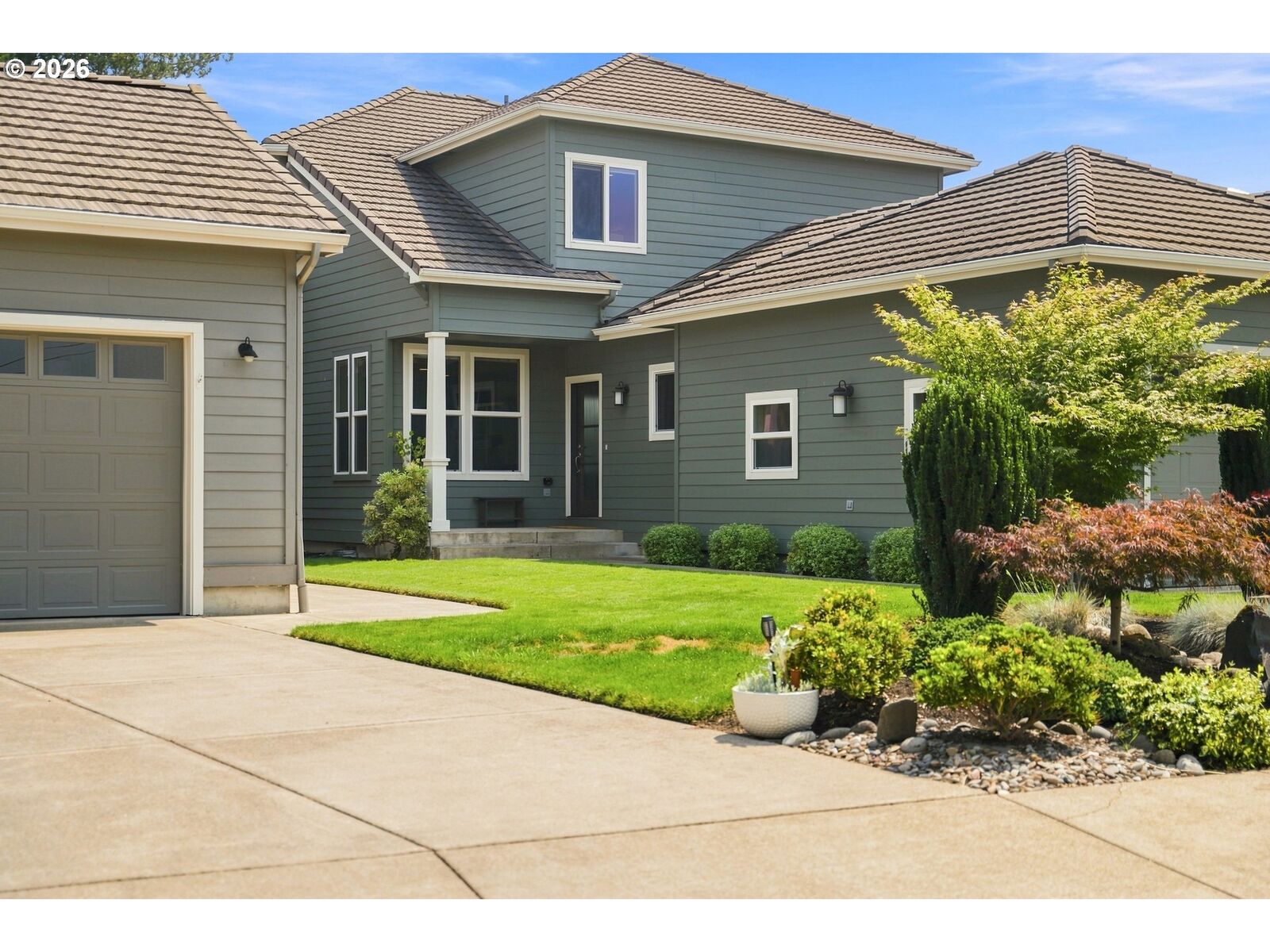 Property Photo: 130 Magnolia Dr OR 97426