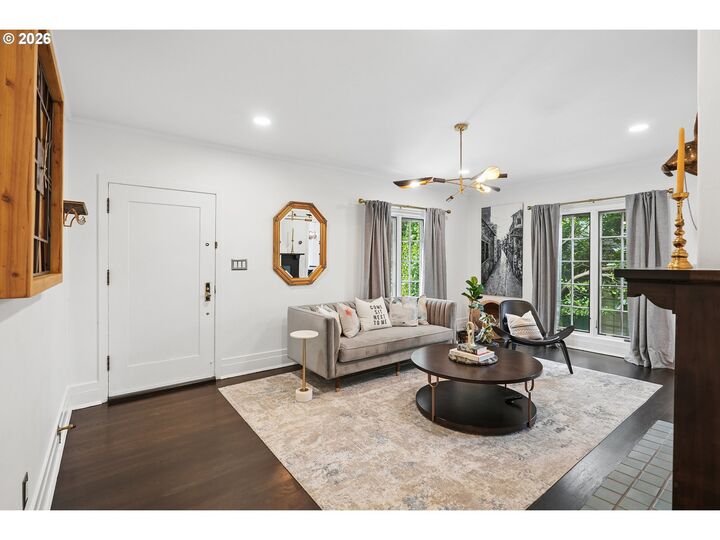 Property Photo:  2730 SW Old Orchard Rd  OR 97201 
