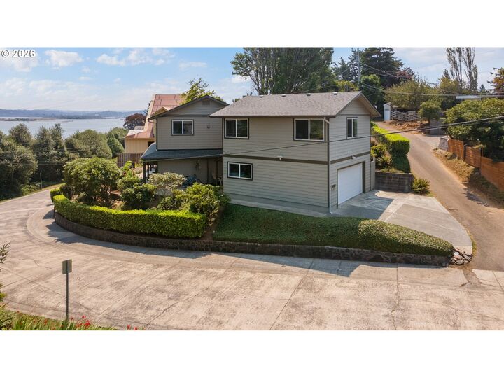 Property Photo:  1389 Bayview Ave  OR 97459 