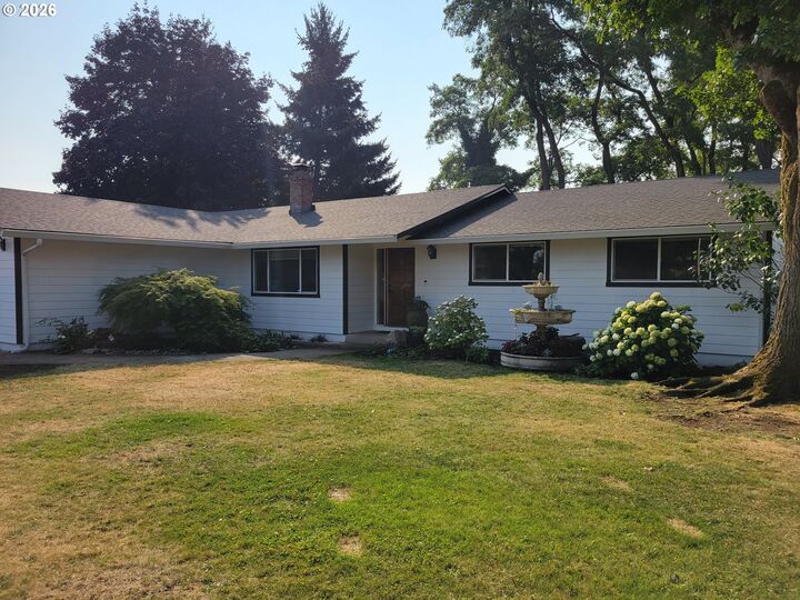 Property Photo:  1005 NW 6th Ave  OR 97013 