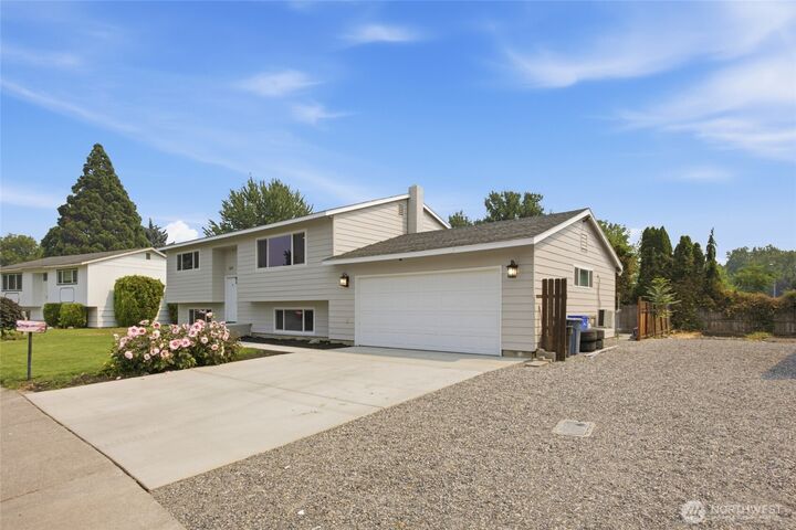 Property Photo: 612 N Conway Place WA 99336