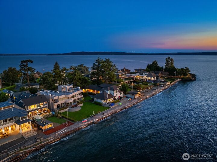 Property Photo: 9 SW Three Tree Point Lane WA 98166
