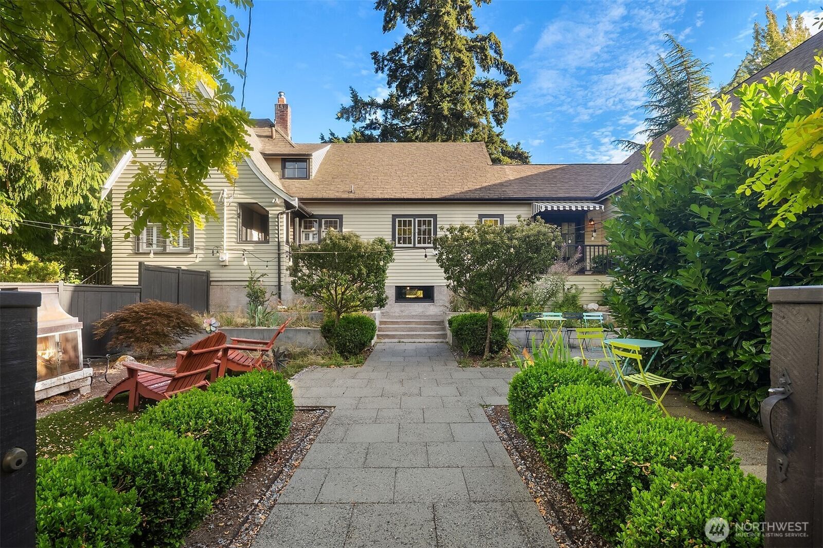 Property Photo: 1060 Spruce Street WA 98020