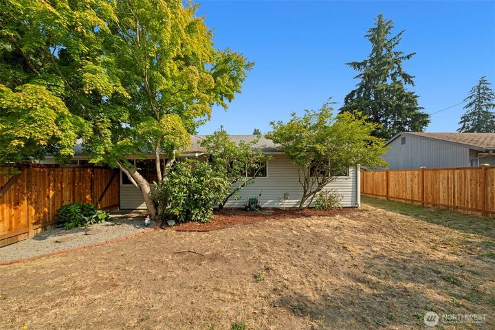 Property Photo: 222 SW 305th Street WA 98023