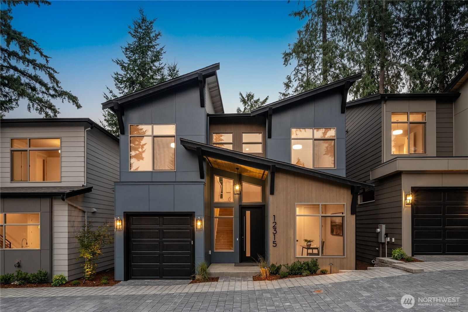 Property Photo: 12315 NE 70th Lane WA 98033