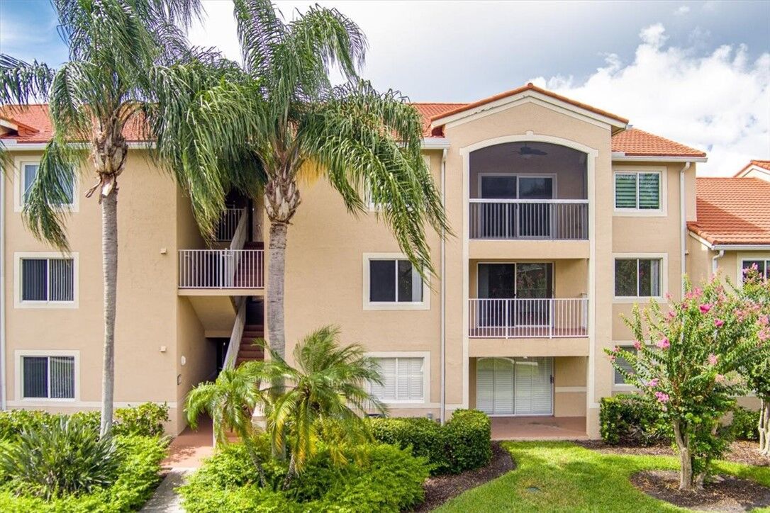 Property Photo:  1640 N 42nd Circle 209  FL 32967 
