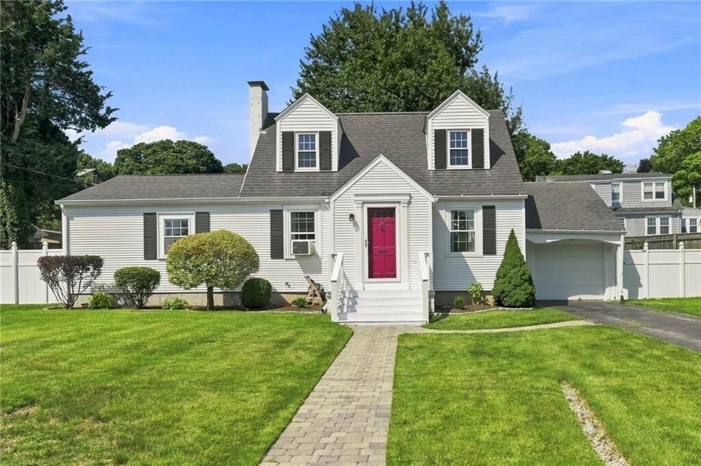 Property Photo:  17 Ledge Road  RI 02818 