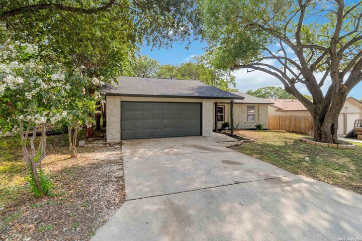 Property Photo: 14410 Briarberry TX 78247
