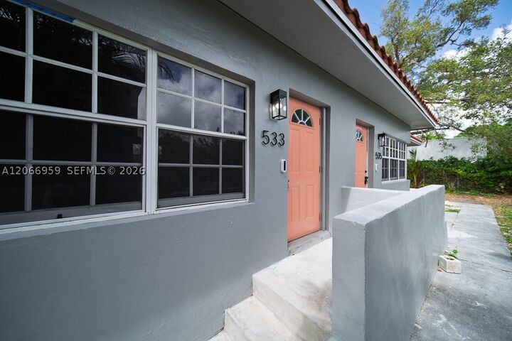 Property Photo:  533-535 NE 67th St  FL 33138 
