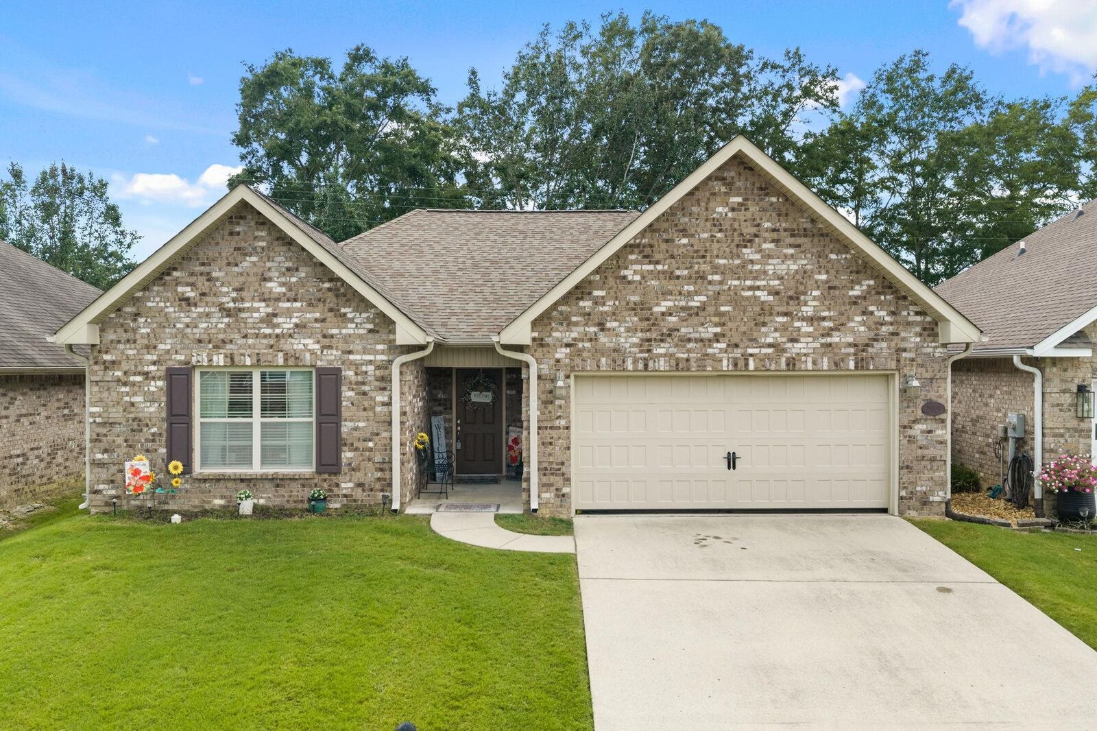 Property Photo: 2919 Phelan Cirlce AL 35179