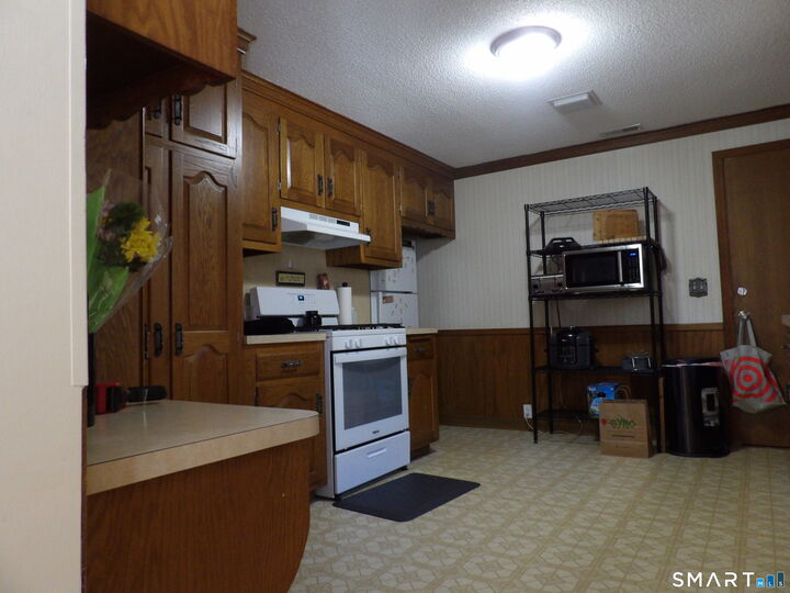 Property Photo:  112 Putnam Street  CT 06010 