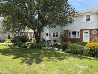 Property Photo:  21 East Gate Lane 21  CT 06514 