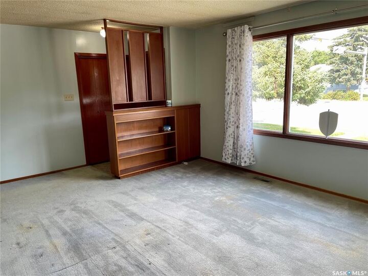 Property Photo: 206 McIntosh Street N SK S4R 4Z9