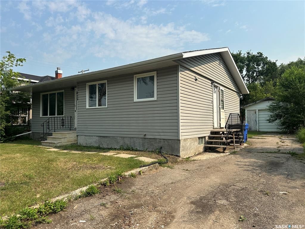 Property Photo: 429 2nd Street SK S0A 1S0