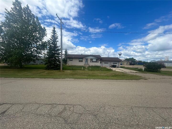 Property Photo: 103 Main Street SK S0G 2W0