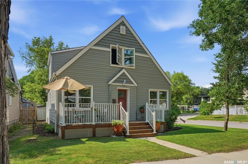 Property Photo:  1502 Lorne Avenue  SK S7H 1Y1 