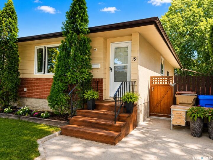 Property Photo: 19 Cooper Crescent SK S4R 4J8