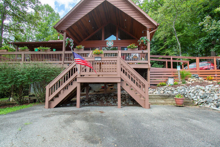 Property Photo: 1211 Starry Nights Drive VA 24328