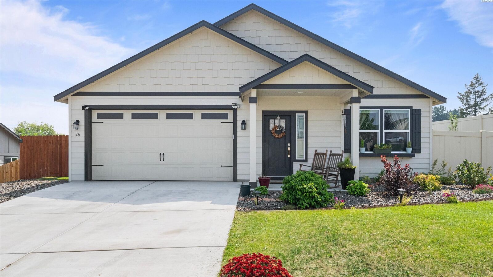 Property Photo: 831 Annajean Ave. WA 99320