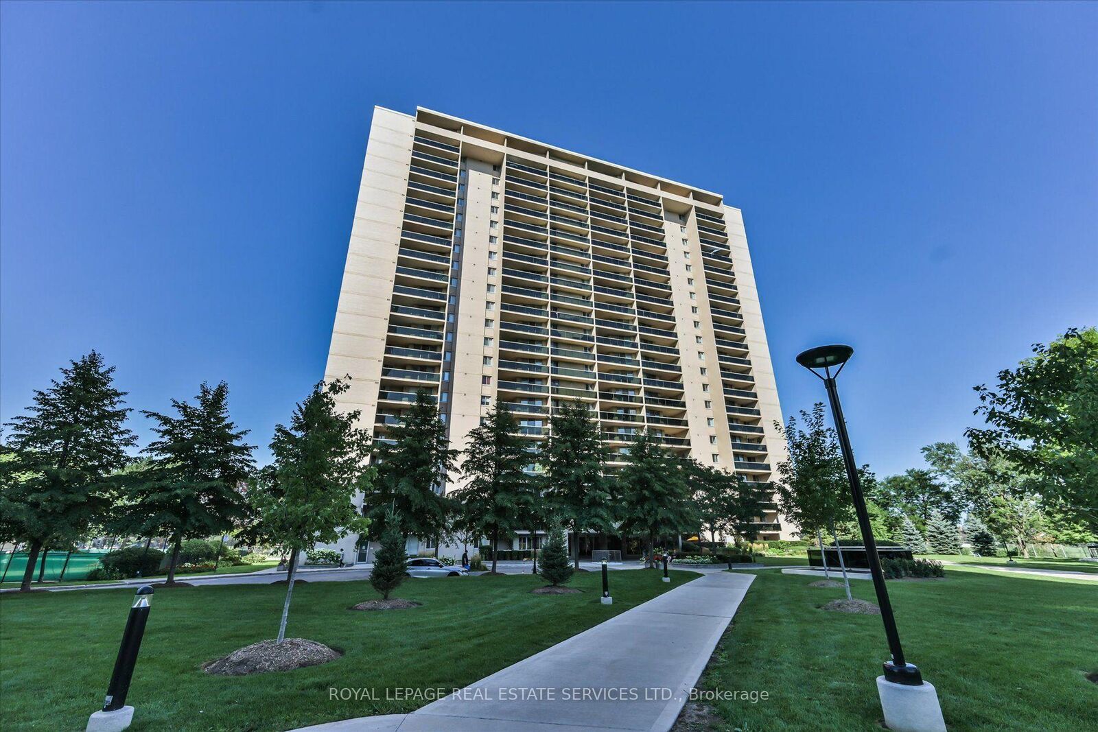 Property Photo:  812 Burnhamthorpe Road 309  ON M9C 4W1 