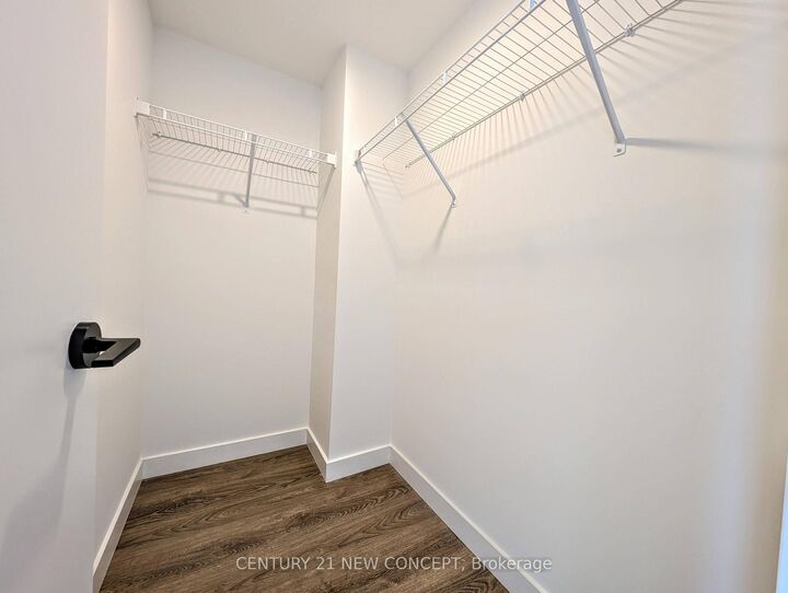 Property Photo:  1050 Eastern Avenue 1205  ON M4L 0B7 