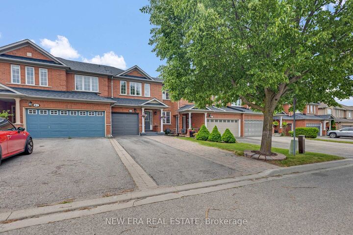 Property Photo: 44 Millcliff Circle ON L4G 7N7